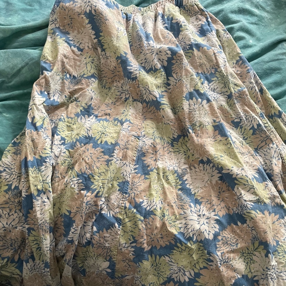 Super cute hippie skirt.
